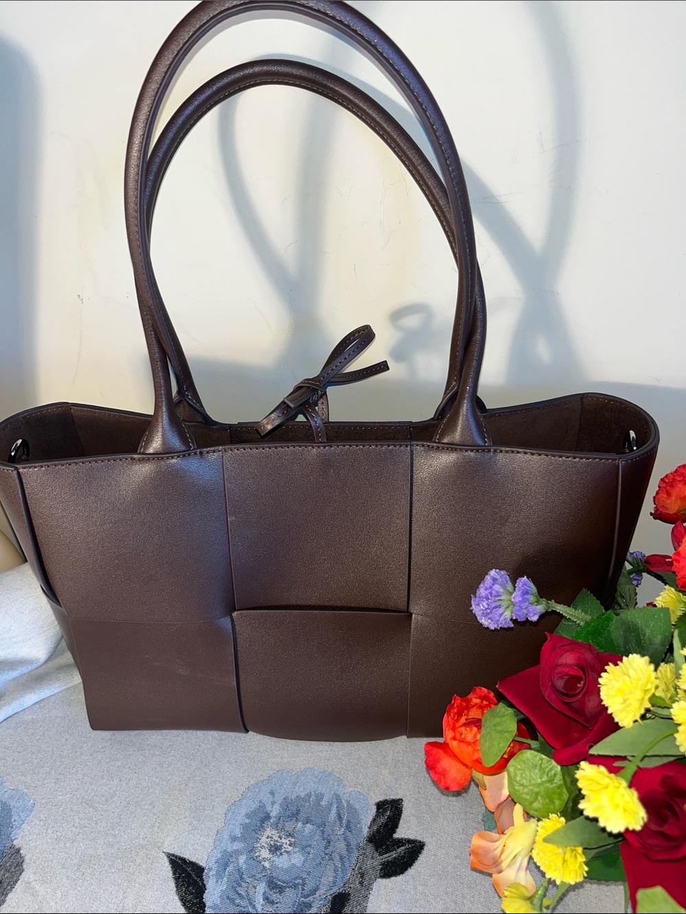 Verano Hill Karina Wood or Chocolate Brown Woven Medium Tote Bag - Picture 5 of 9